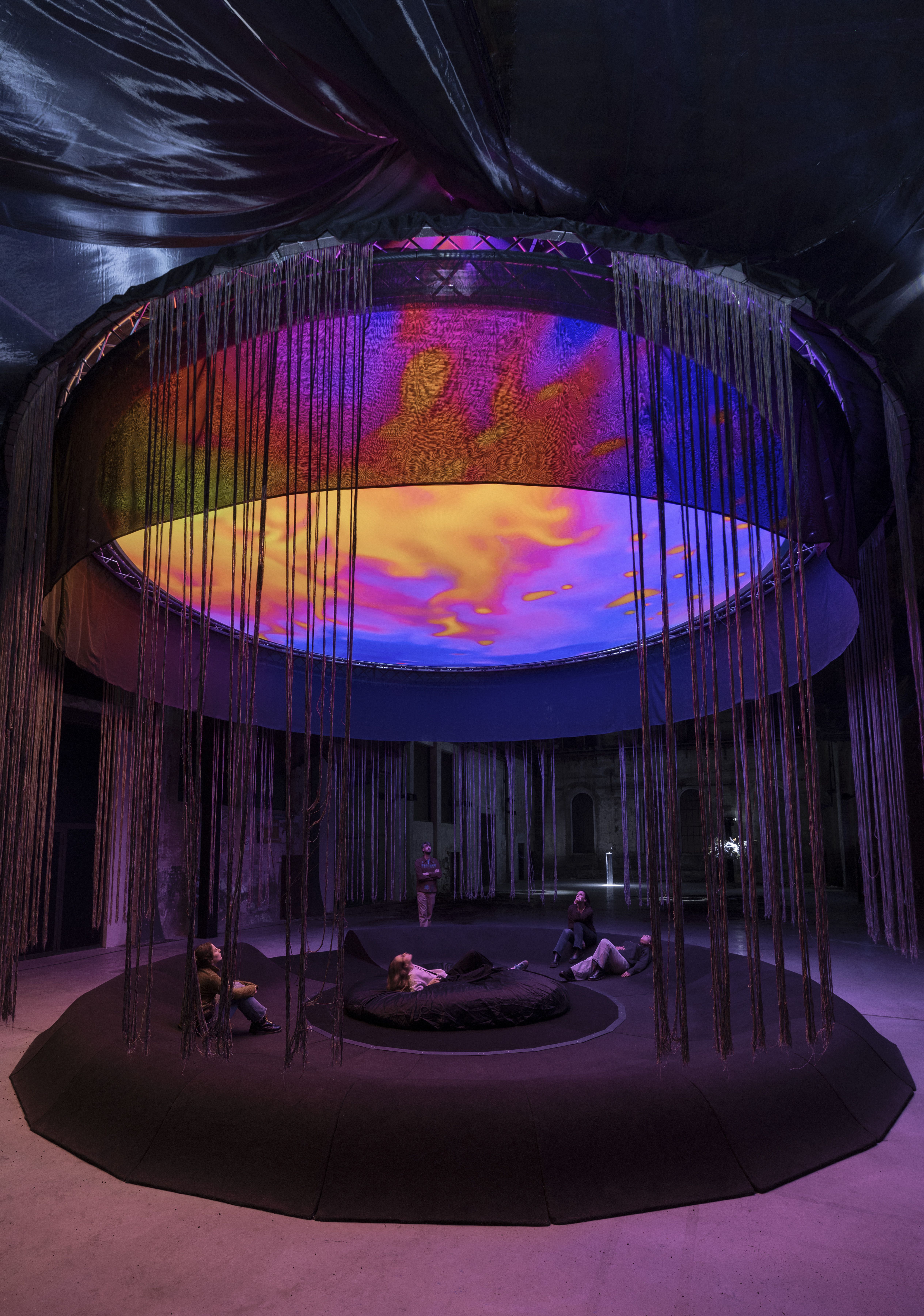 L'opera di Laure Prouvost, che caratterizza la mostra "We Fel a Star Dying", alle OGR Torino / Cortesia OGR Torino