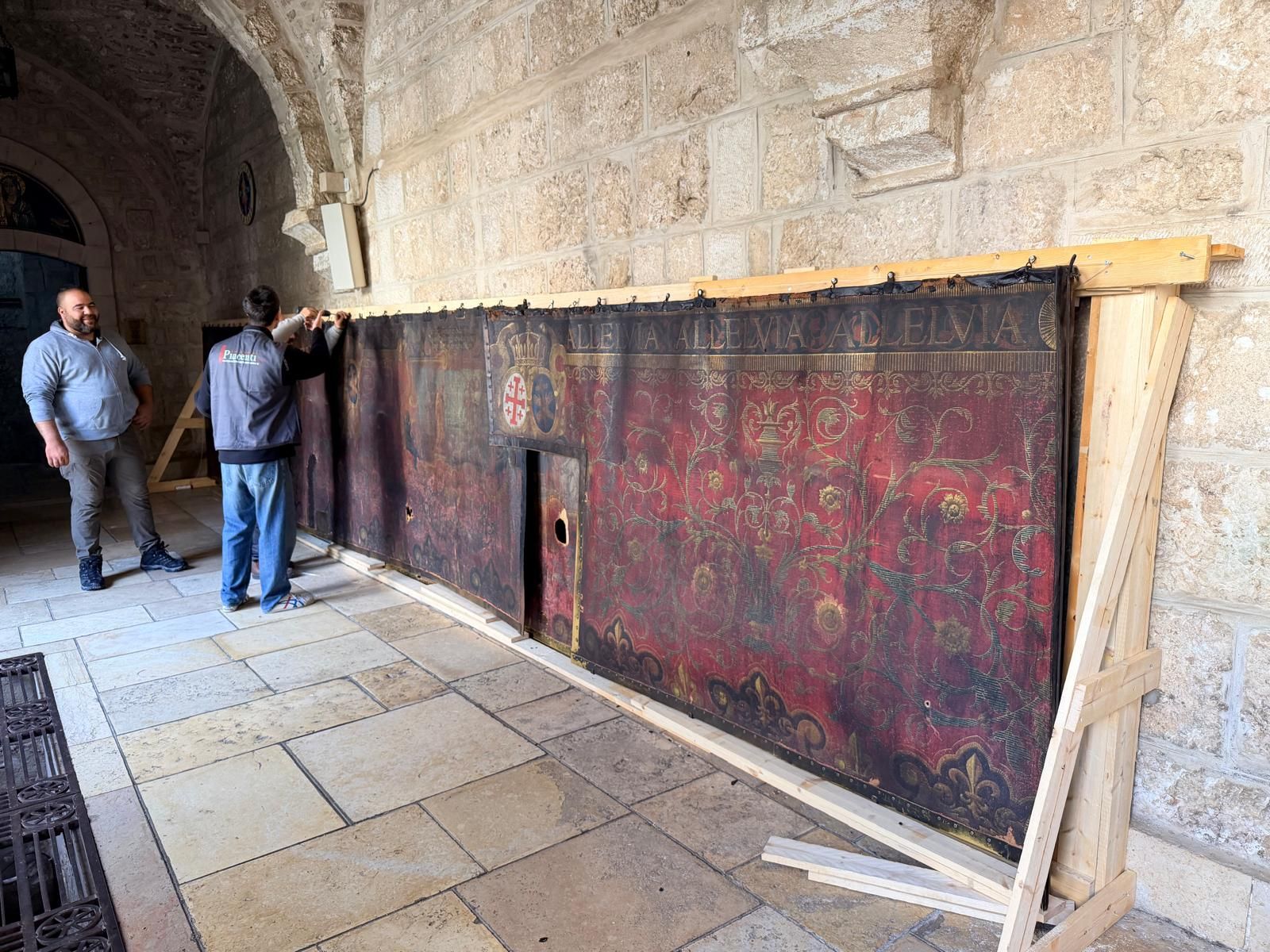 I lavori nella Grotta della Natività