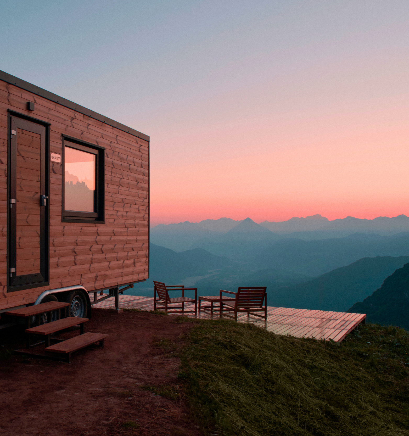 L’esterno di una casetta di Friland in Friuli Venezia Giulia