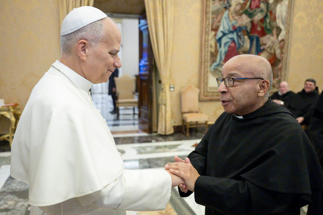 Leone XIV con il teologo e mariologo il servita Salvatore Maria Perrella in Vaticano