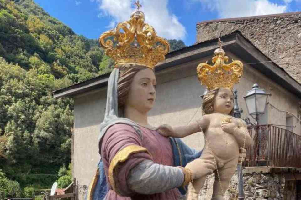 La Madonna Di Polsi Abbraccia La Locride E Tutta La Calabria La Madonna Di Polsi Abbraccia La Locride E Tutta La Calabria