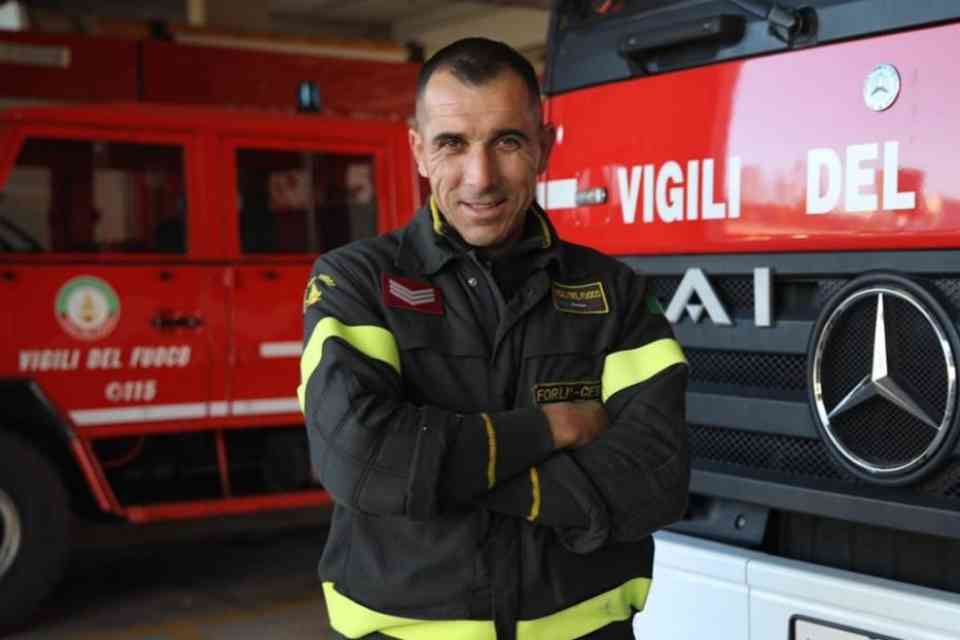 La persona più buona dell'anno? È un pompiere di Cesena