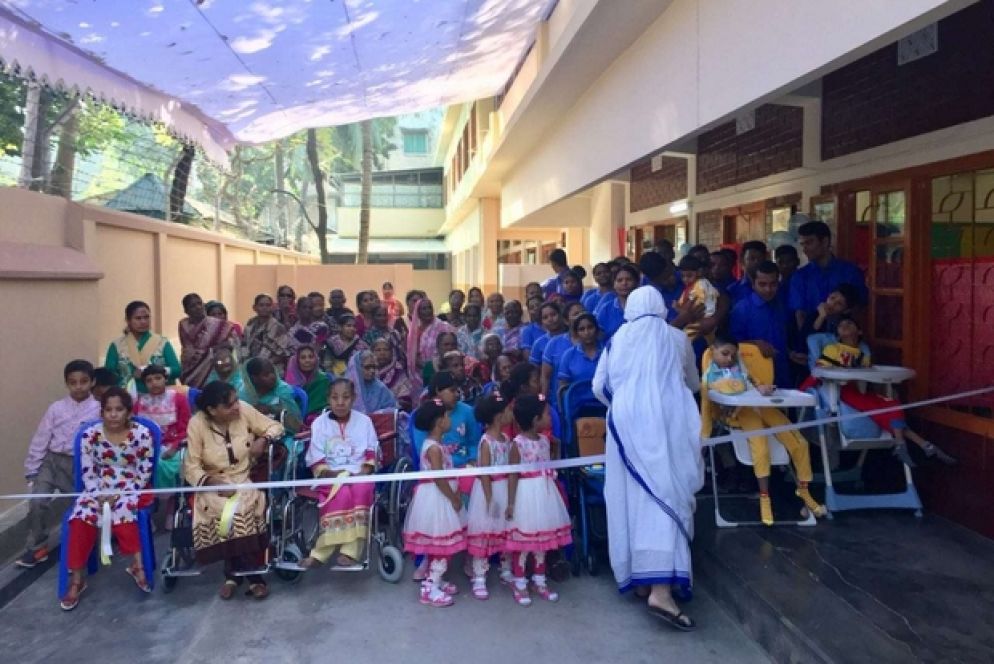 Papa Francesco visita la “Casa Madre Teresa” in Tejgaon, in Bangladesh