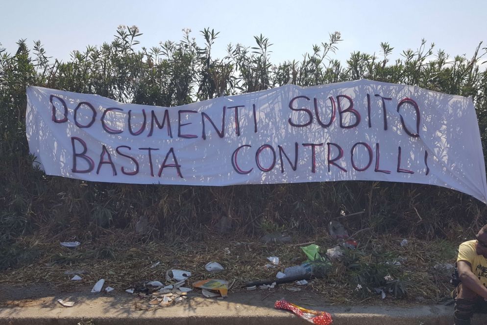 La protesta, promossa anche da italiani