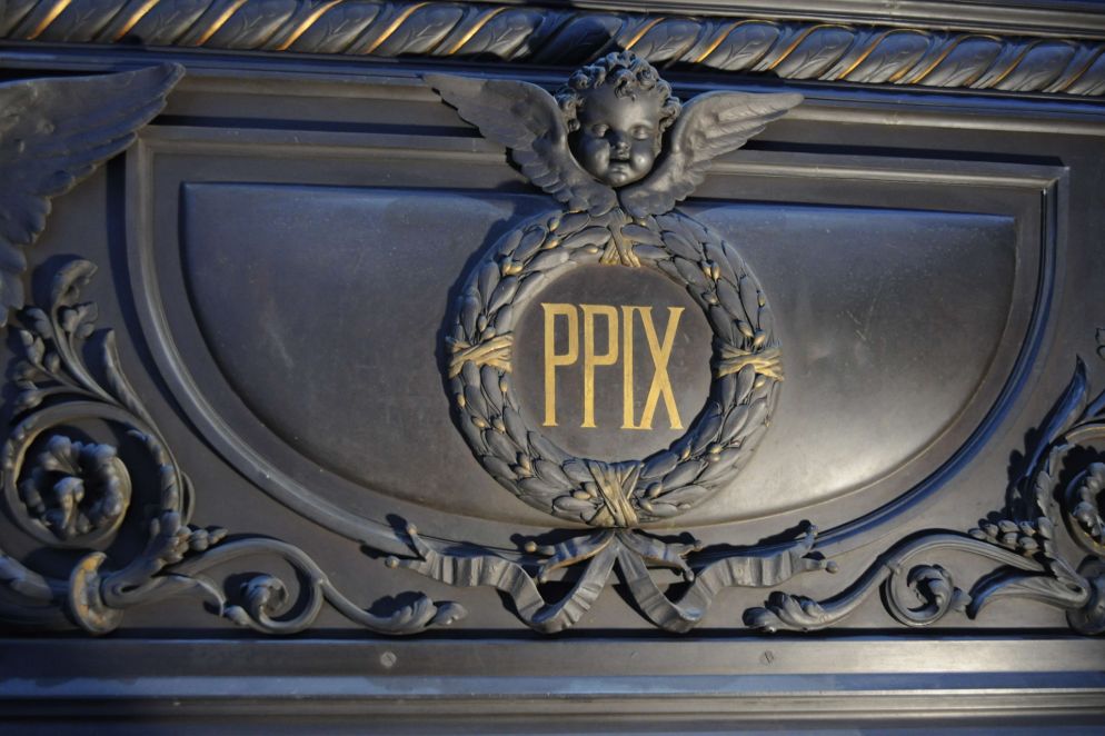 L'insegna di Pio IX