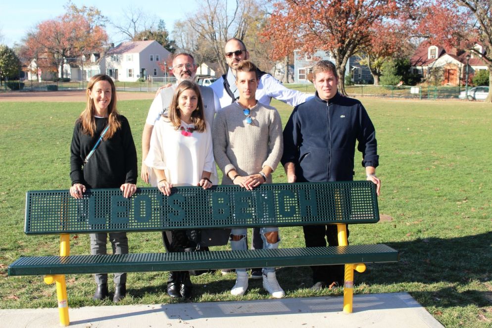 La panchina di Leo che la scuola dell'Ohio gli ha dedicato