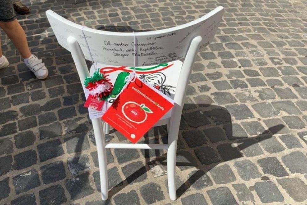 La dedica al presidente della Repubblica dei ragazzi - (Foto Locanda Centimetro Zero)