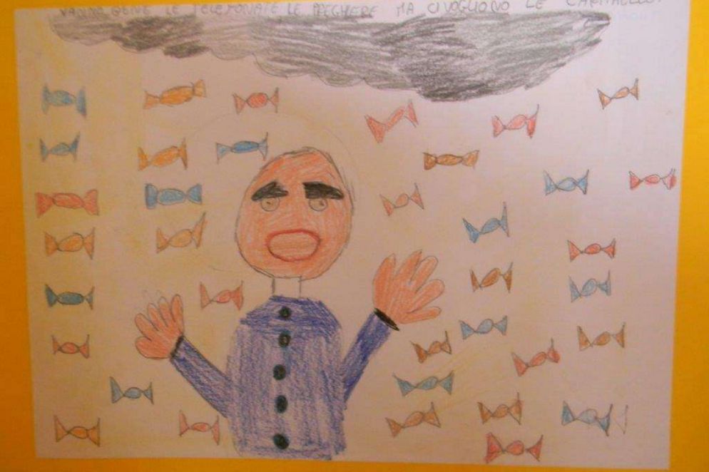 I disegni dei bambini di Pollenza su fratel Mura, autista di Bergoglio, inviati a papa Francesco