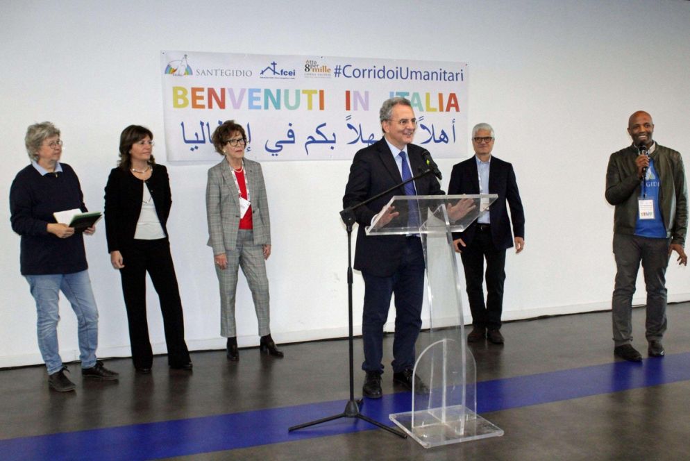 Il benvenuto ai profughi. Da sinistra: Thesie Mueller (Tavola valdese), Donatella Candura (Ministero dell'Interno), Christiane Groeben (Fcei), Marco Impagliazzo (Comunità di Sant'Egidio)