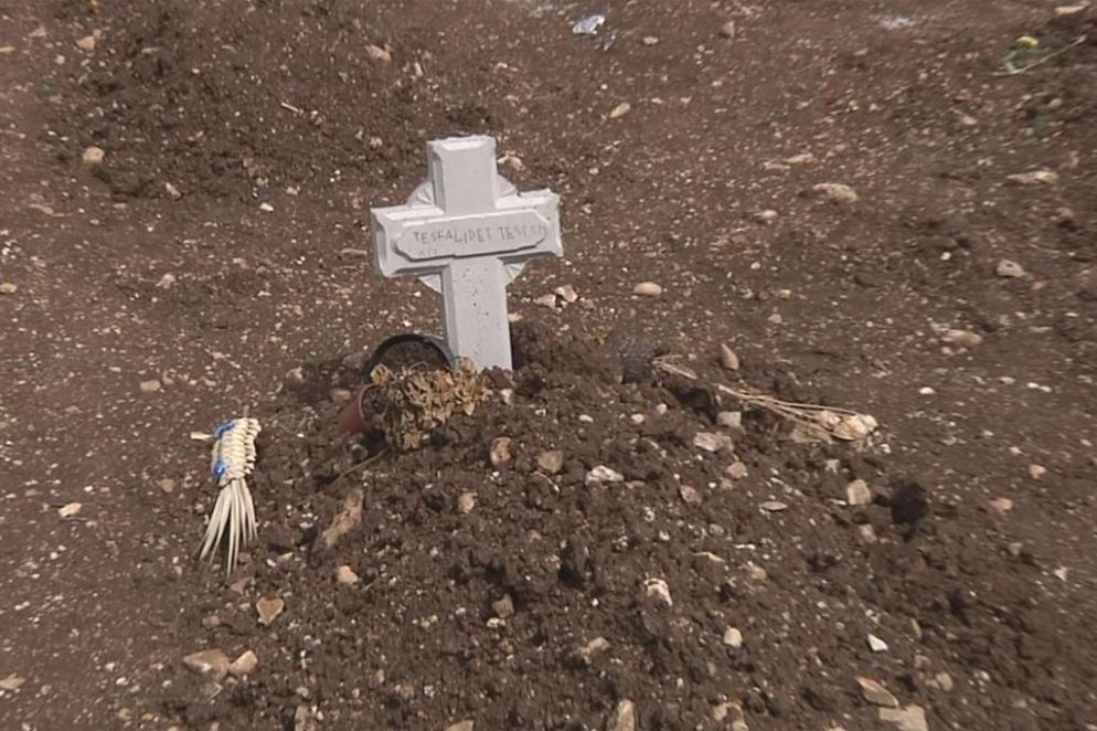 La tomba del migrante morto