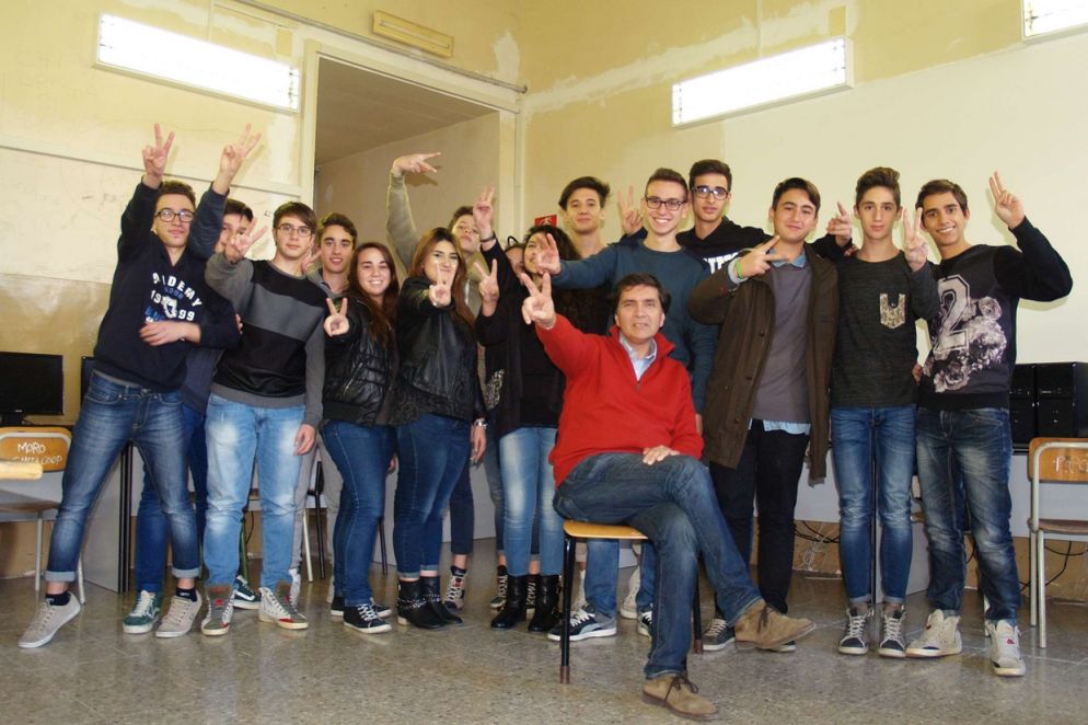 il professore Daniele Manni in classe