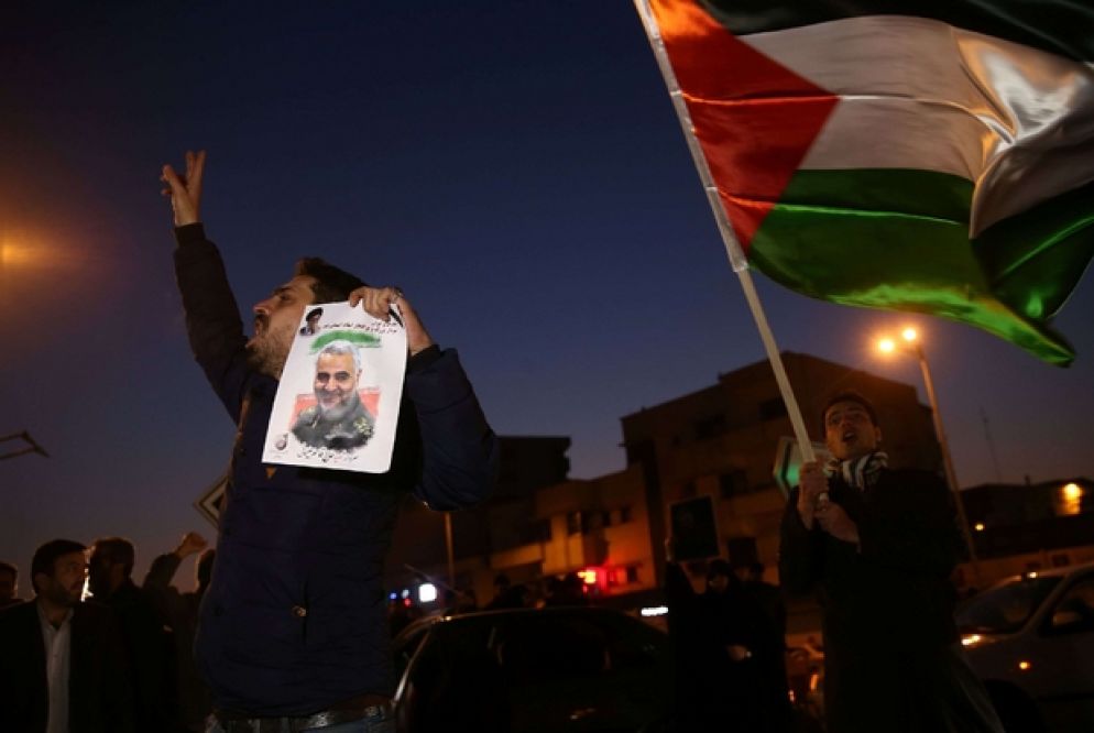 Festeggiamenti a Teheran dopo la notizia dell'attacco della notte scorsa - Reuters