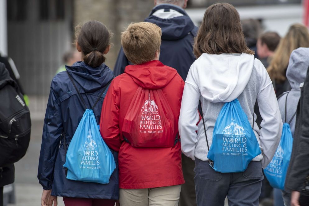 Genitori e figli all'Incontro mondiale delle famiglia a Dublino (foto Zunino)