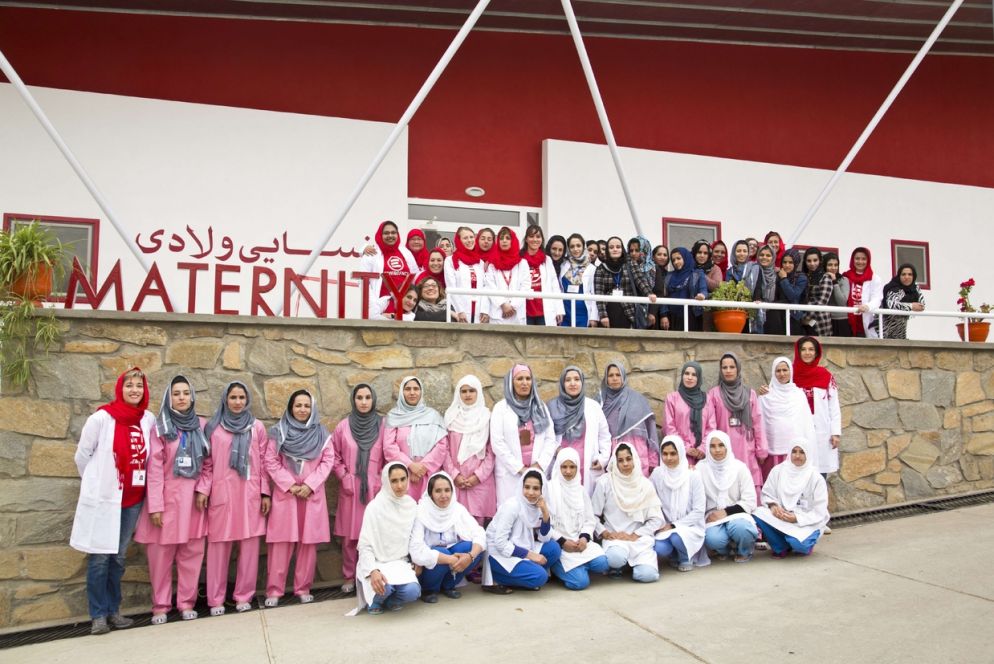 Lo staff femminile afghano del Centro di Maternità di Emergency (Emergency/Maya)
