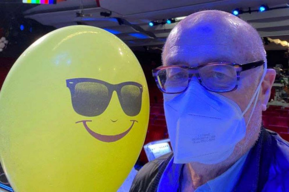Walter Vacchino, patron del Teatro più famoso d’Italia, dove dal 1977 si tiene la kermesse canora, si racconta da una platea rimasta per la prima volta vuota: «Questo luogo è unico, perchè chi da qui riesce a trasmettere delle emozioni vedrà la sua vita cambiare per sempre»