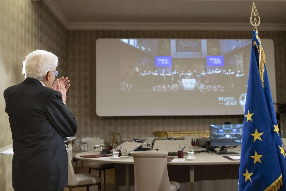 Il presidente Sergio Mattarella in collegamento con l'Università Cattolica - Ansa / Ufficio stampa Quirinale