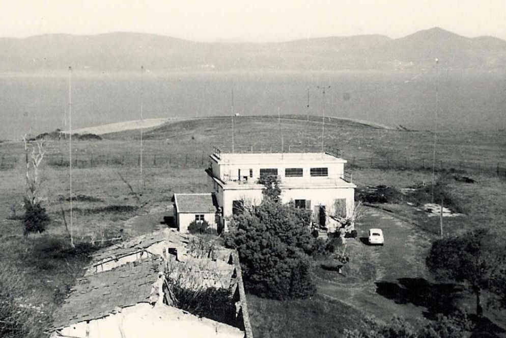 Palazzina radiotrasmittente. Tra la fine degli anni '60 e l'inizio degli anni '70 ospiterà l'officina e gli strumenti per la misura dell'ozono - Foto Aeronautica Militare