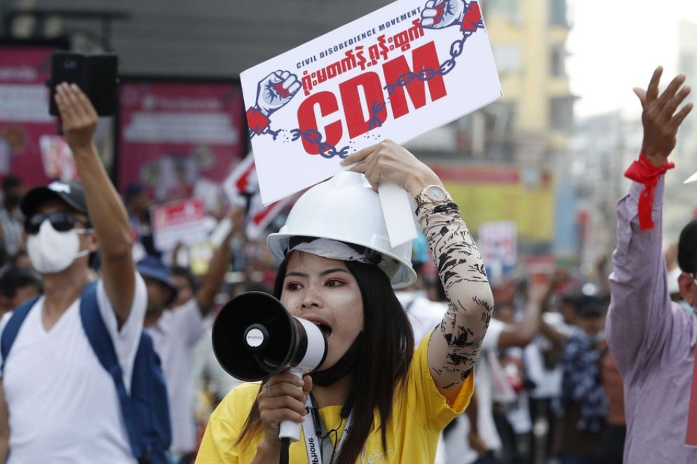 Le proteste non si fermano nelle strade di Yangon - Absa