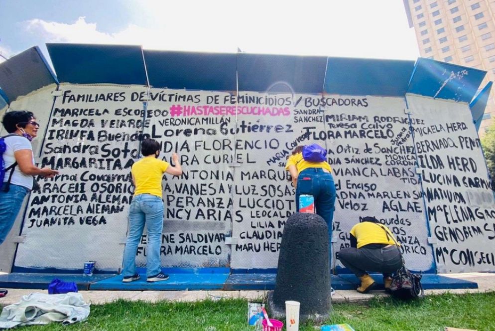 Le donne ricordano le vittime di femminicidio in Messico - Twitter di Edith Olivars Ferreto, 25 settembre 2021