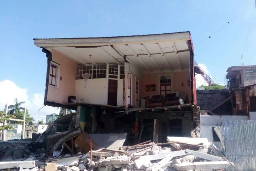 Una casa sventrata a Les Cayes - Collaboratori