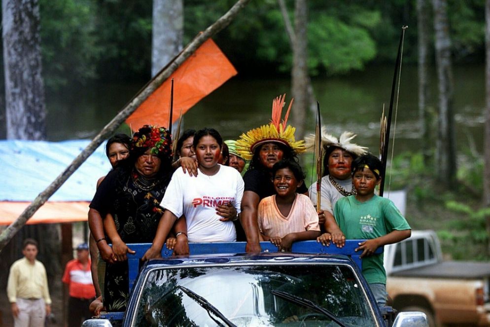 La protesta di un gruppo di indigeni per chiedere maggiore assistenza sanitaria - Ansa