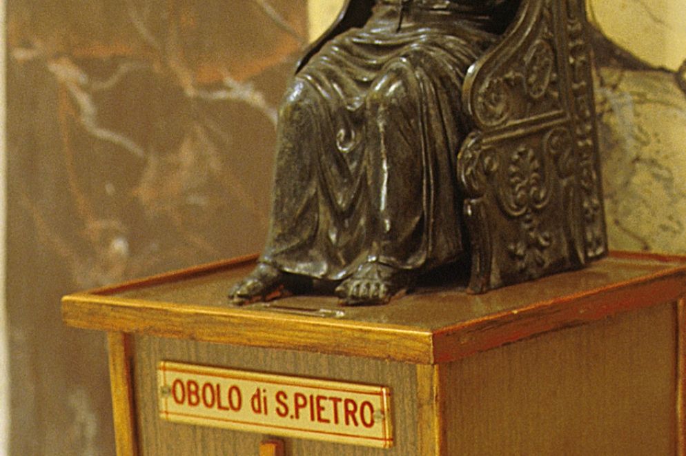 Una cassetta per la raccolta dell'Obolo di San Pietro - Archivio Siciliani