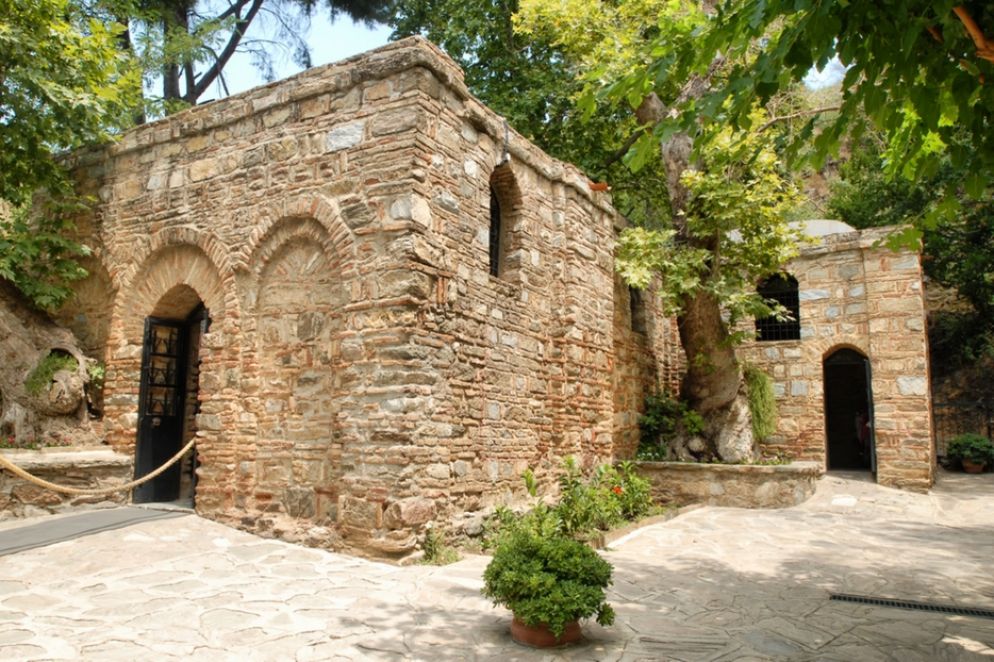 L'esterno della Casa di Maria (Meryem Ana) - Foto di Patrick He