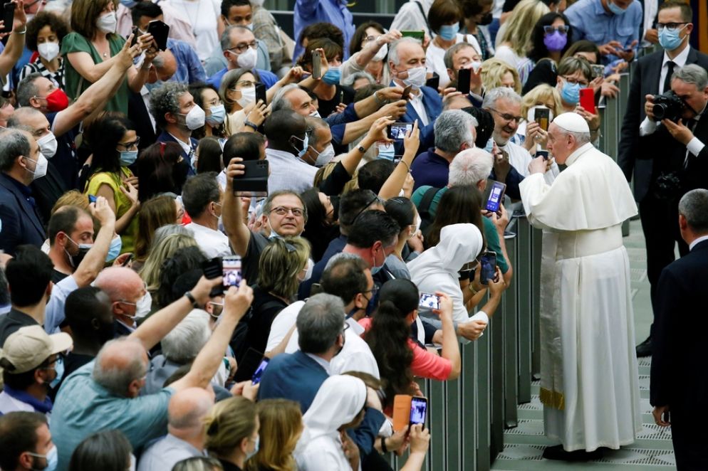 L'incontro con il Papa per i 50 anni di Caritas italiana - Reuters
