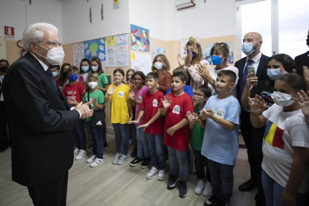 Il presidente della Repubblica Sergio Mattarella durante la giornata di inaugurazione dell'anno scolastico, a Pizzo Calabro - Francesco-AMMENDOLA (Ansa)