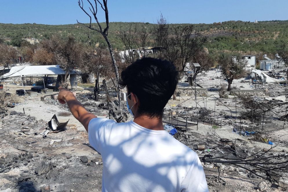 Il campo di Moria incendiato - H. Munsterman