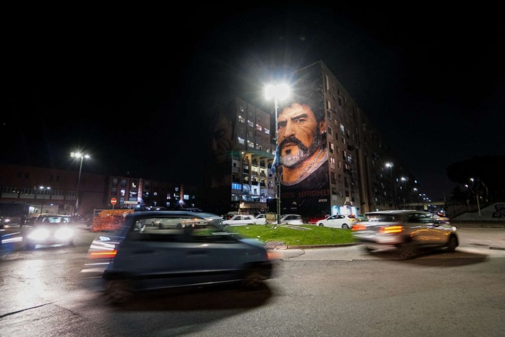 Il murale a Napoli dedicato a Maradona, a San Giovanni al Teduccio - Ansa
