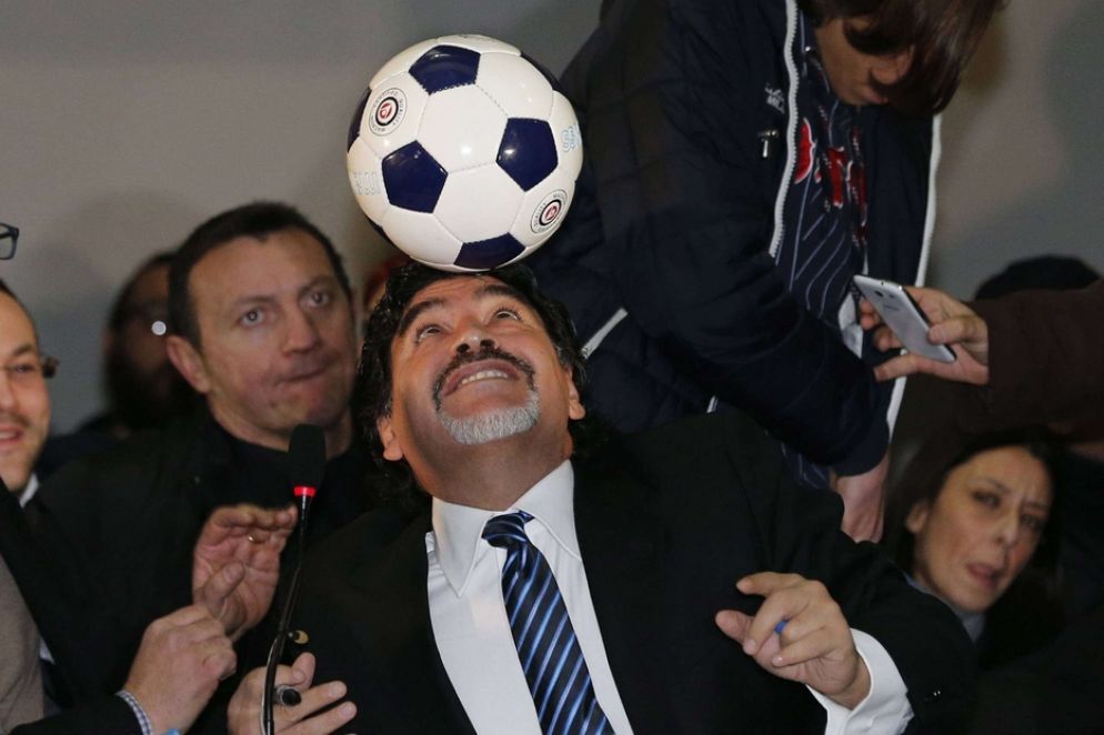 Maradona a Napoli nel 2013, durante una conferenza stampa - Fotogramma