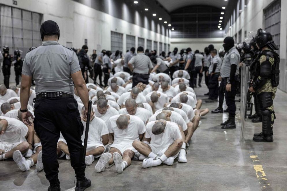 Presunti membri della gang Tren de Aragua, espulsi dagli Stati Uniti, nel carcere di Tecoluca in El Salvador - Ansa