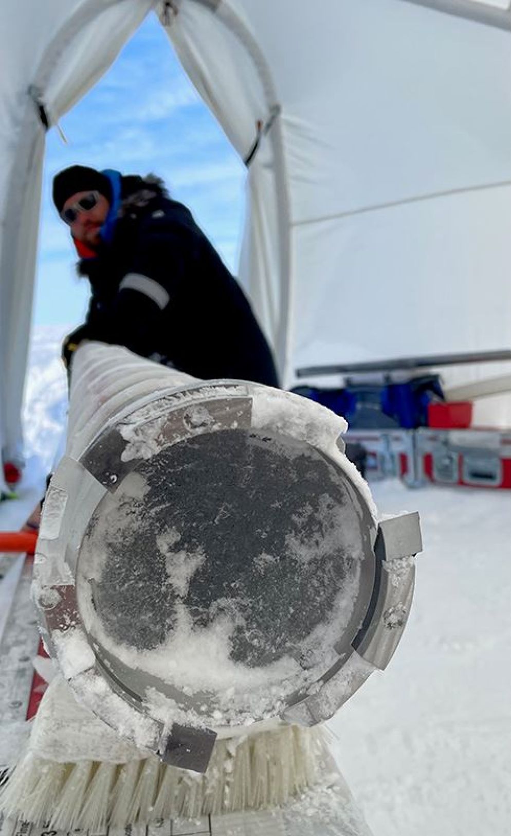 Ghiaccio nel carotiere durante la perforazione della calotta glaciale della Groenlandia - Dri/Joseph McConnell