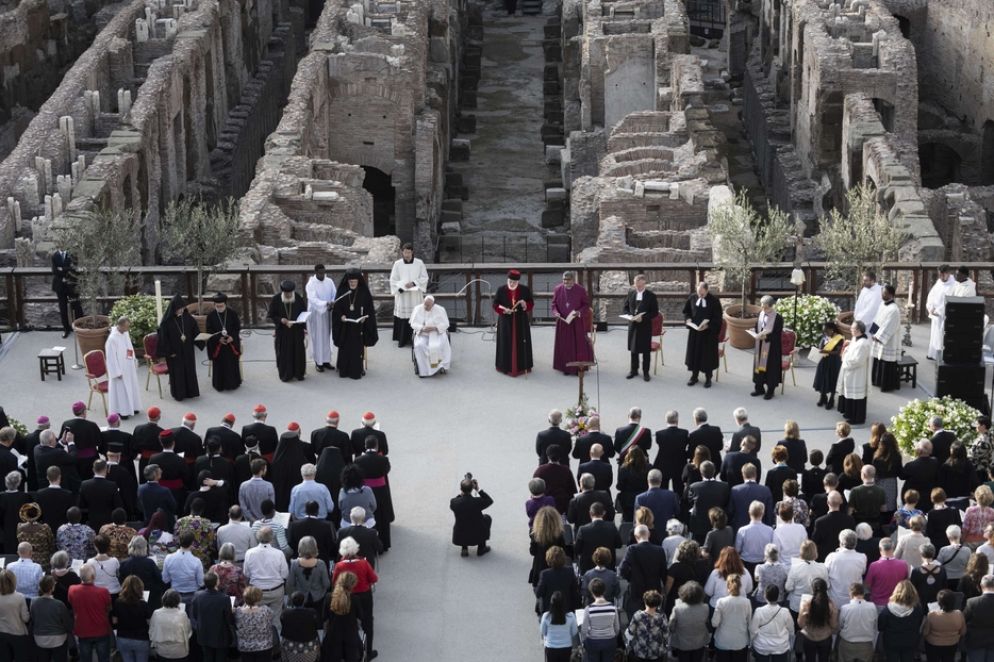 Papa Francesco al Colosseo con i leader religiosi - Siciliani