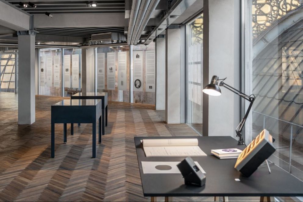 Una delle sale allestite per Calculating Empires all'Osservatorio di Milano, spazio espositivo di Fondazione Prada - Piercarlo Quecchia DSL/Fondazione Prada