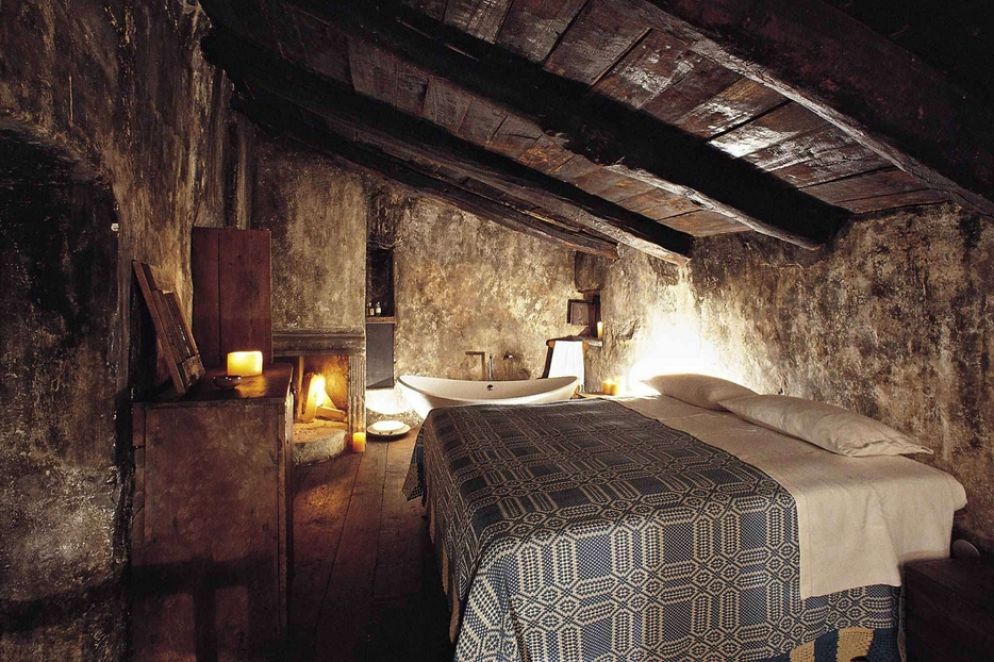 "La torre", una delle stanze della struttura di Sextantio in Abruzzo, a Santo Stefano di Sessanio - Sextantio
