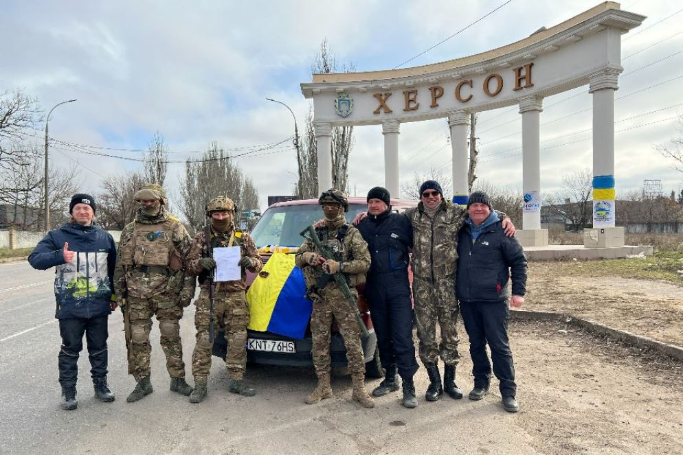 Il dono di un furgone ai militari di Kherson da parte di un gruppo di rifugiati - Gambassi