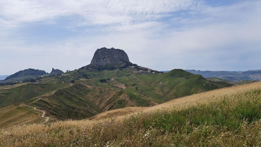 Il monte che sovrasta Sutera