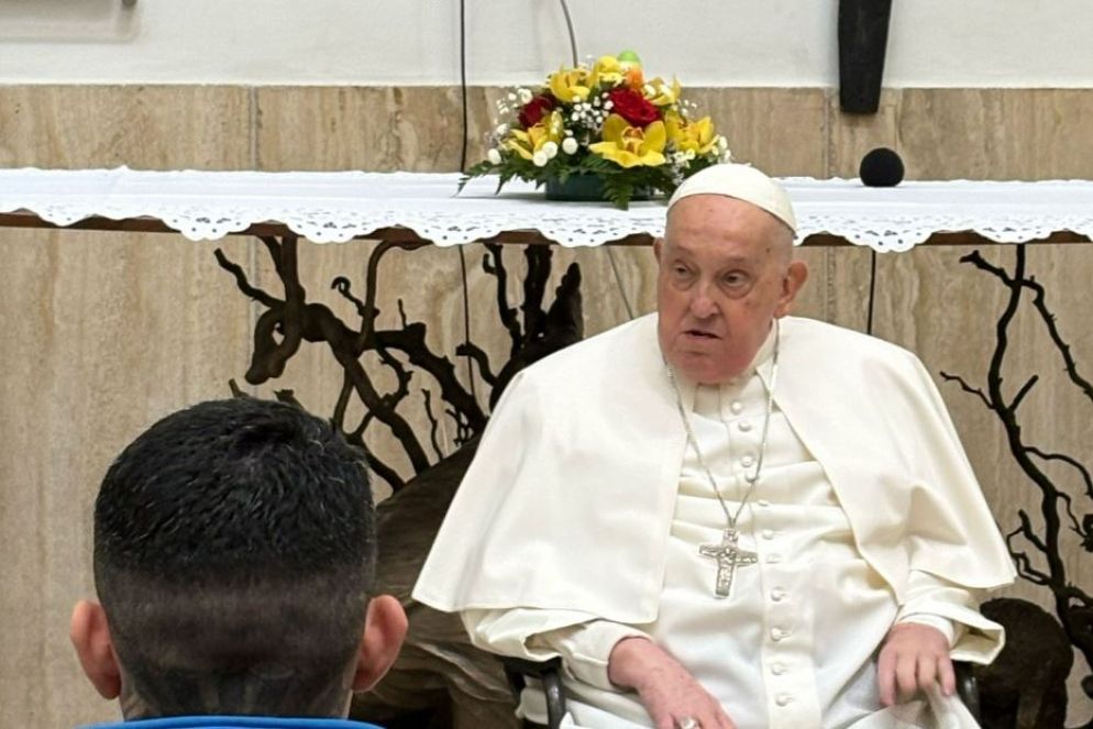 Il Papa a Regina Coeli per l'incontro con i detenuti - Vatican News