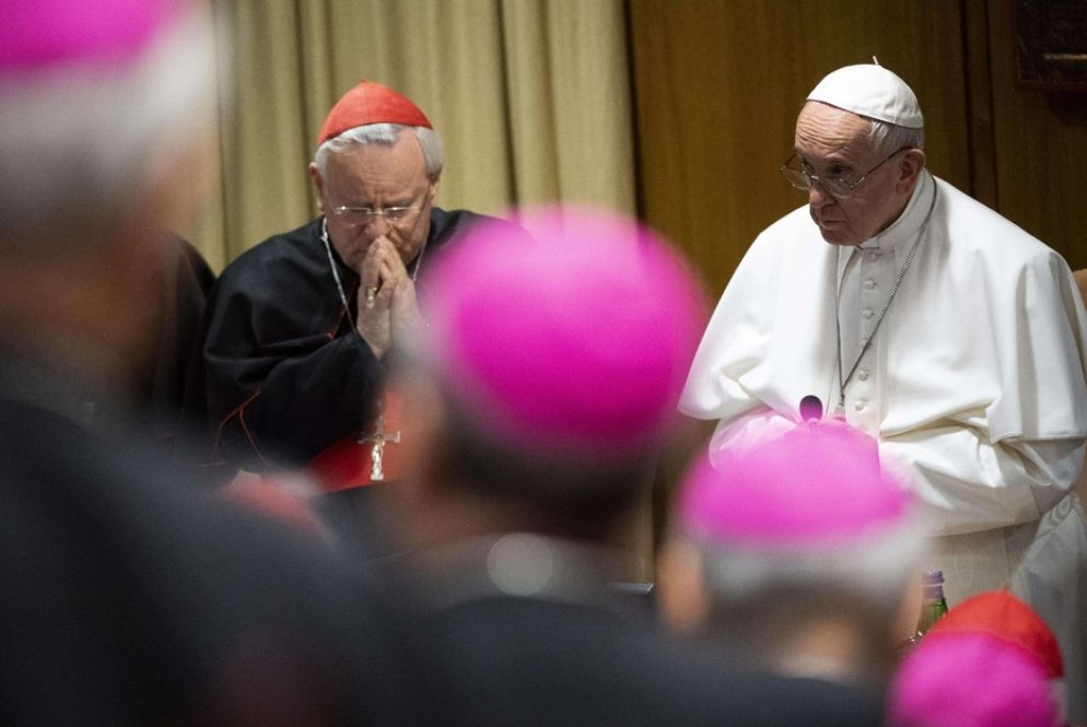 Papa Francesco con il cardinale Bassetti all'Assemblea generale della Cei - Ansa