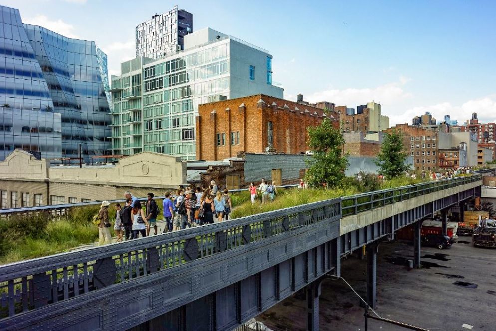 Lo High Line Park, a New York - WikiCommons