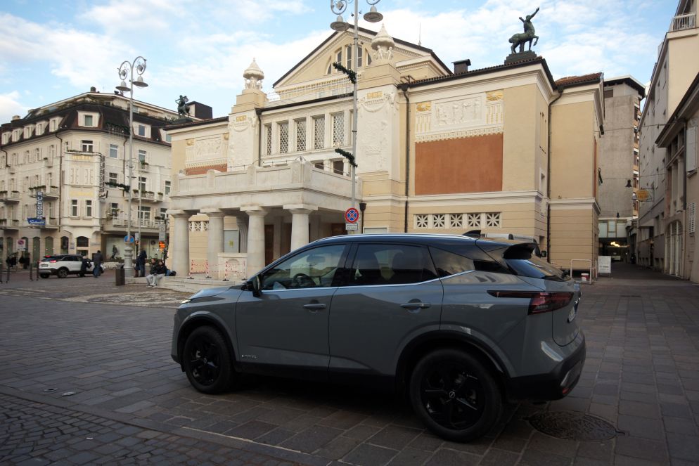 Piazza del Teatro a Merano - .