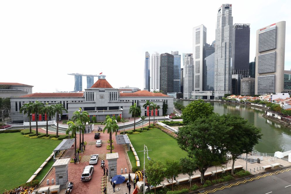 L'arrivo del corteo papale alla Parliament House di Singapore - REUTERS