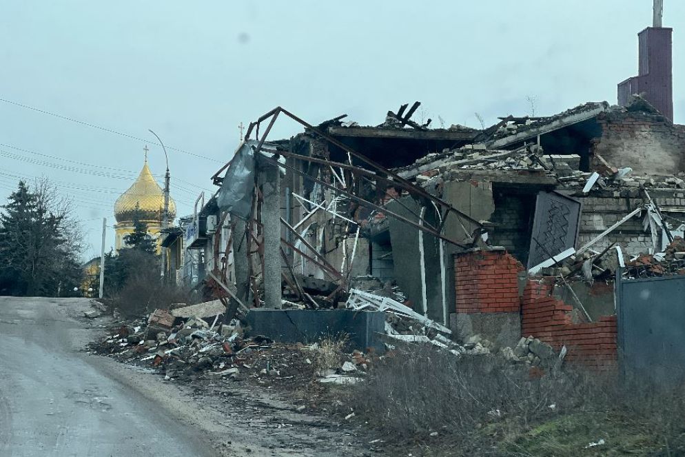 La distruzione lungo le strade di Kupiansk, la cittadina dell'est dell'Ucraina dove si combatte uno delle più feroci battaglie - Gambassi