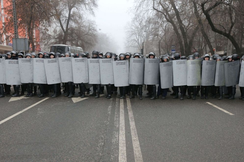 Polizia schierata nelle strade di Almaty - Ansa