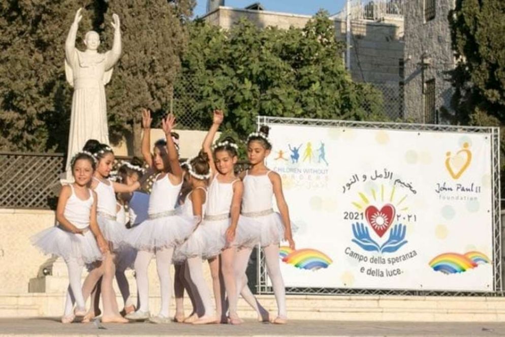 I ragazzi impegnati in uno spettacolo nella Casa della pace voluta dalla Fondazione Giovanni Paolo II - Fondazione Giovanni Paolo II
