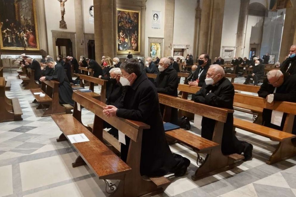 I vescovi del Mediterraneo in preghiera per la pace nella Basilica di Santa Maria Novella a Firenze - Avvenire