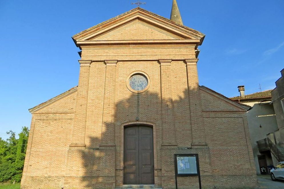 La facciata della Chiesa di San Vigilio a Samboseto dove Caffarra ricevette il Sacramento del Battesimo e i rudimenti dell'educazione cristiana - Wifipedia