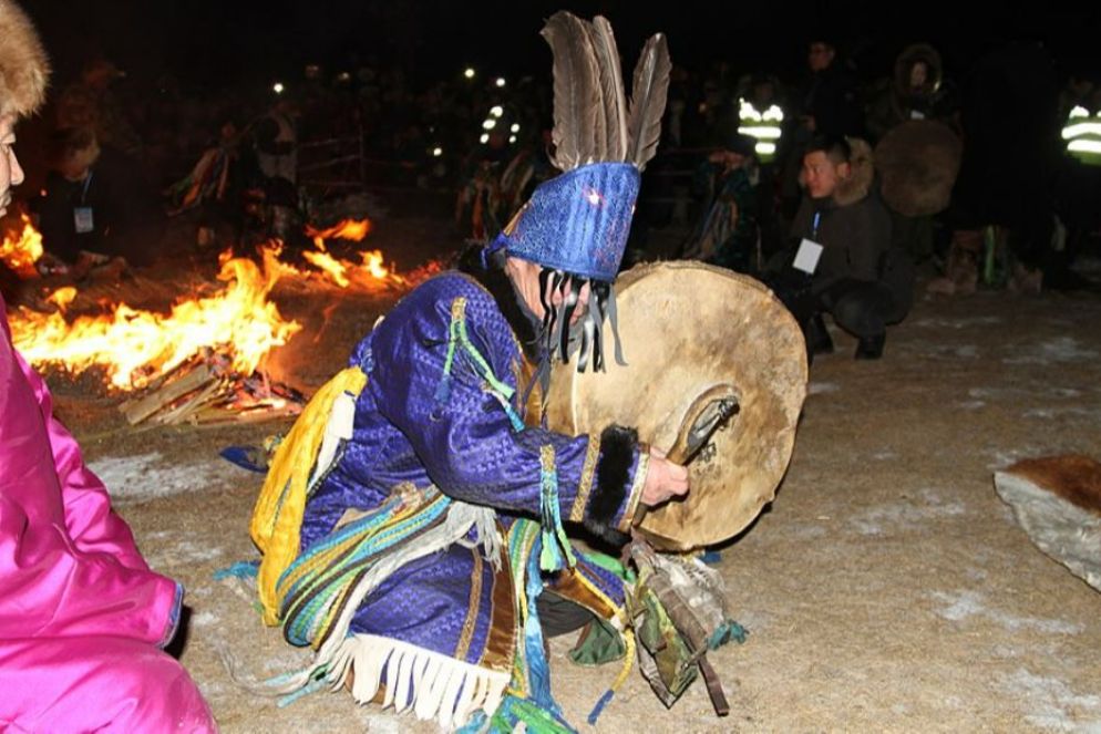 Sciamano in Mongolia - Wikimedia
